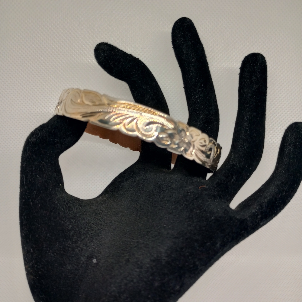 Hawaiian Heirloom Two-Tone Bracelet - Picture 2 of 4